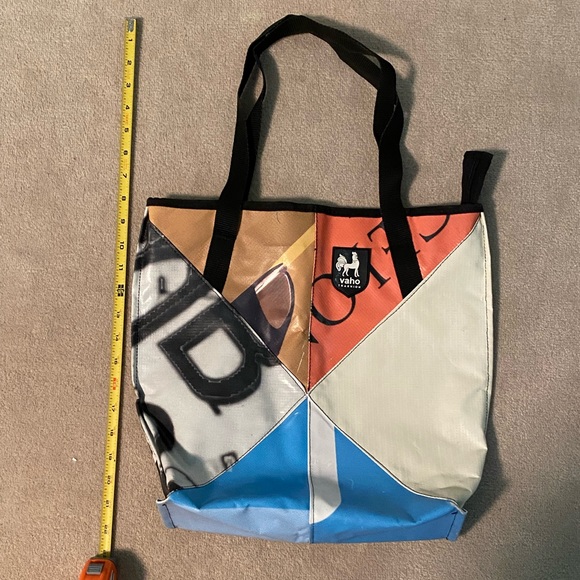 Vaho Trashion Tote with Detachable Coin Purse - Picture 6 of 8